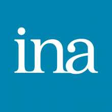 Logo INA : lettres blanches sur fond bleu