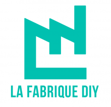 Logo de la Fabrique DIY : lettres stylisées verte sur fond blanc.