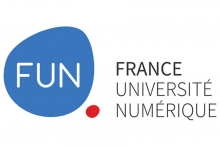 Logo France Université Numérique : Lettres noires et blanches avec forme bleue et rouge sur fond blanc