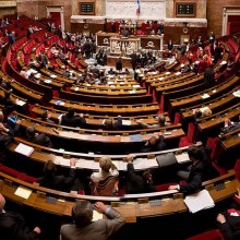 Panorama de l'hémicycle de l'Assemblée nationale réalisé avec des photos prises en septembre 2009.